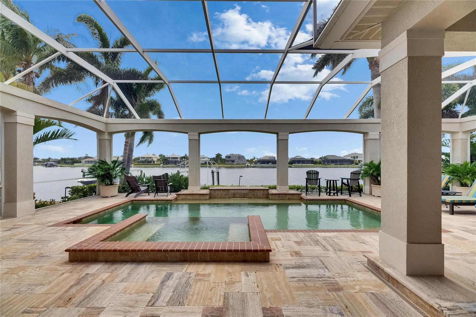 Listing photo id 10 for 624 Balibay Road