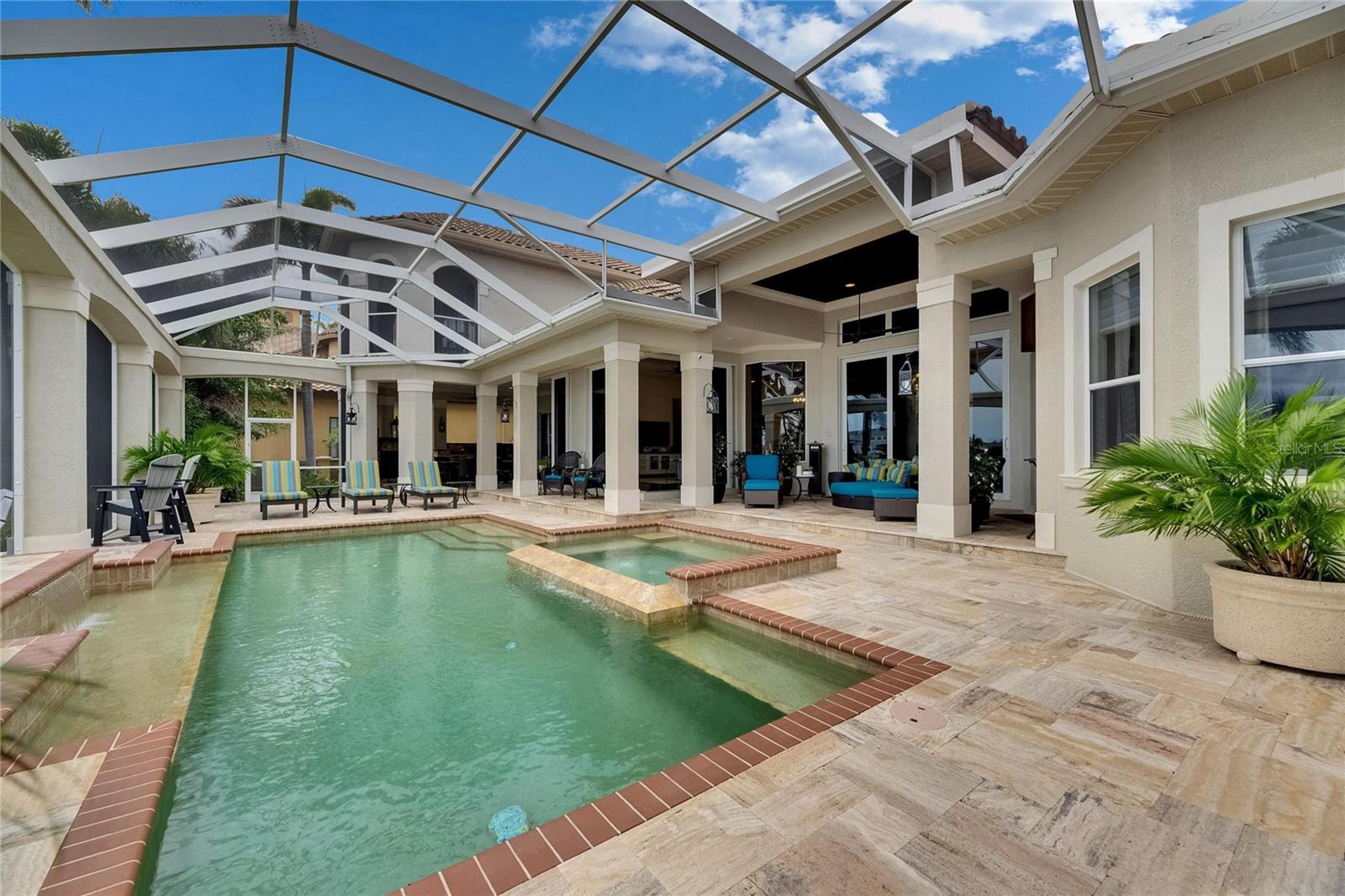 Listing photo id 11 for 624 Balibay Road