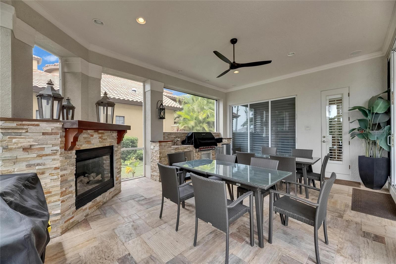 Listing photo id 13 for 624 Balibay Road