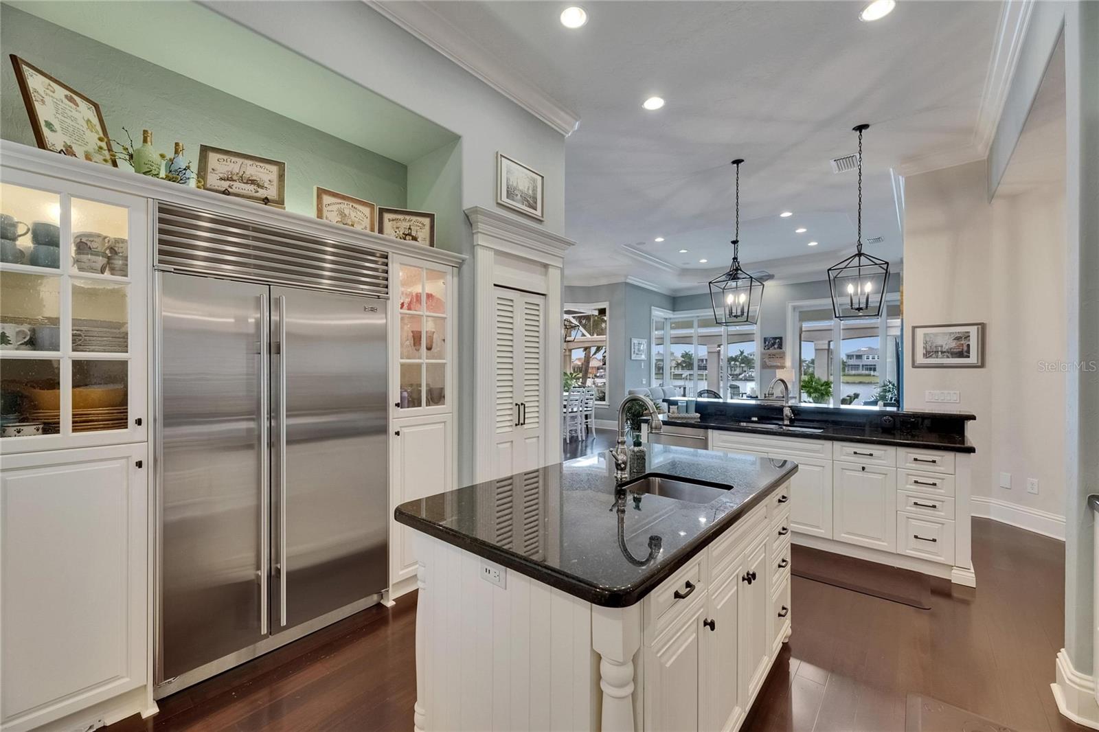 Listing photo id 14 for 624 Balibay Road