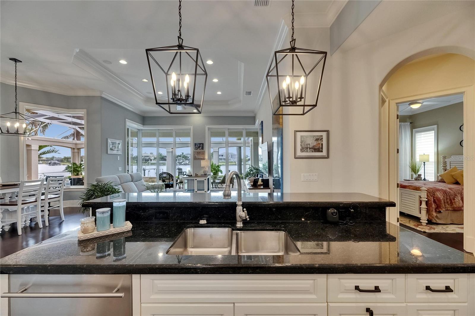 Listing photo id 17 for 624 Balibay Road