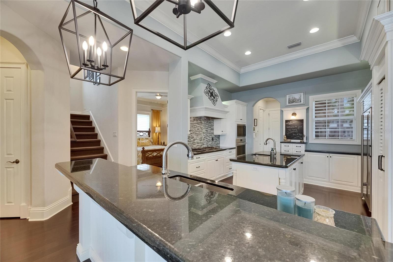 Listing photo id 20 for 624 Balibay Road