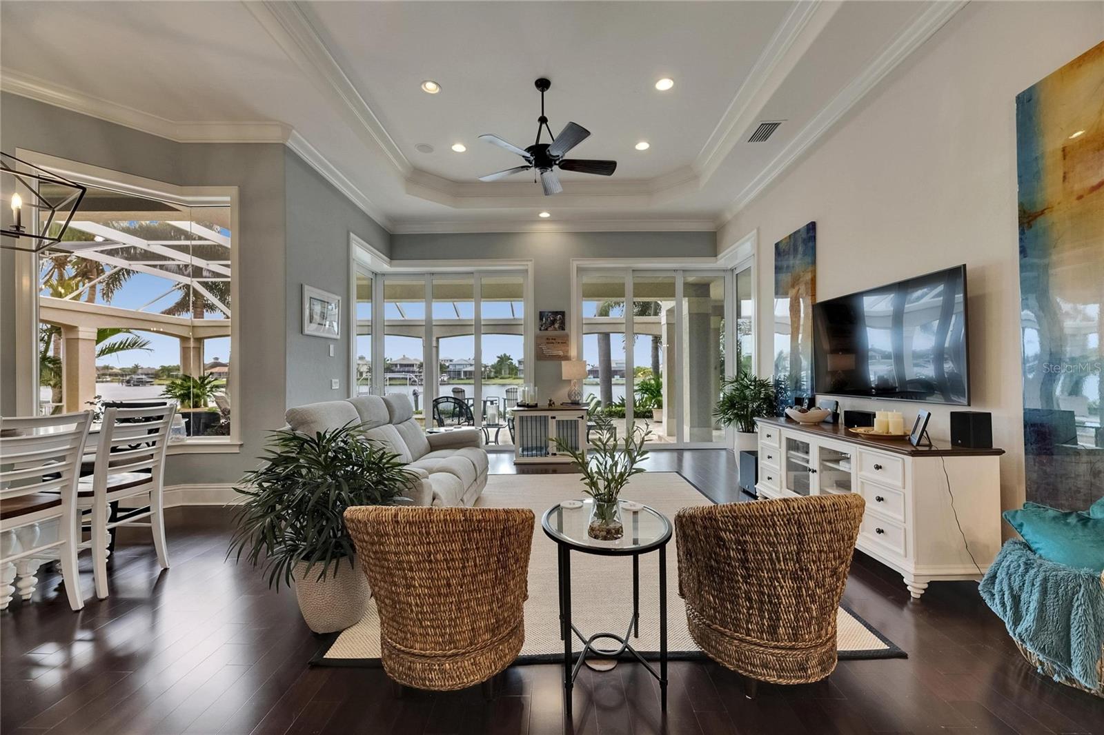 Listing photo id 23 for 624 Balibay Road