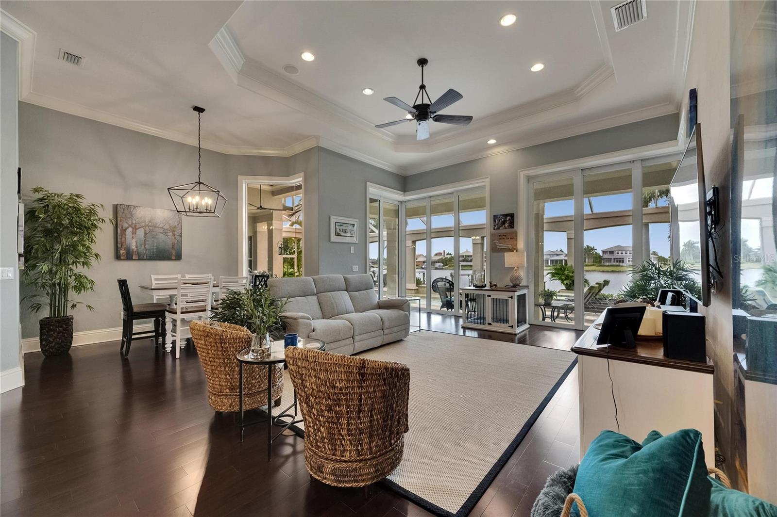 Listing photo id 26 for 624 Balibay Road