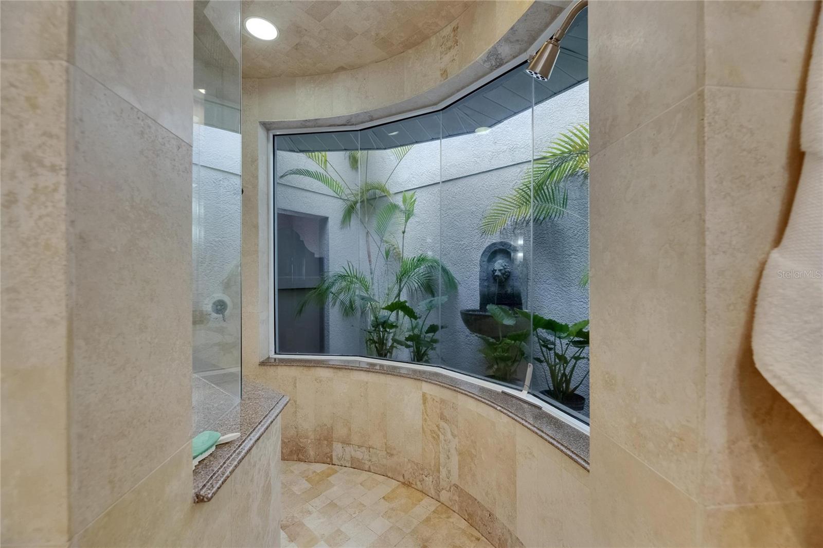 Listing photo id 27 for 624 Balibay Road