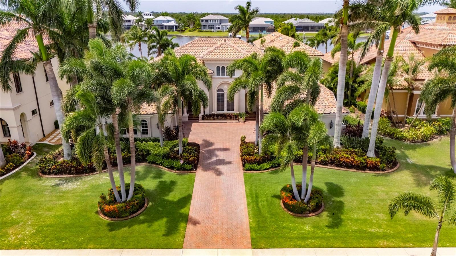 Listing photo id 1 for 624 Balibay Road