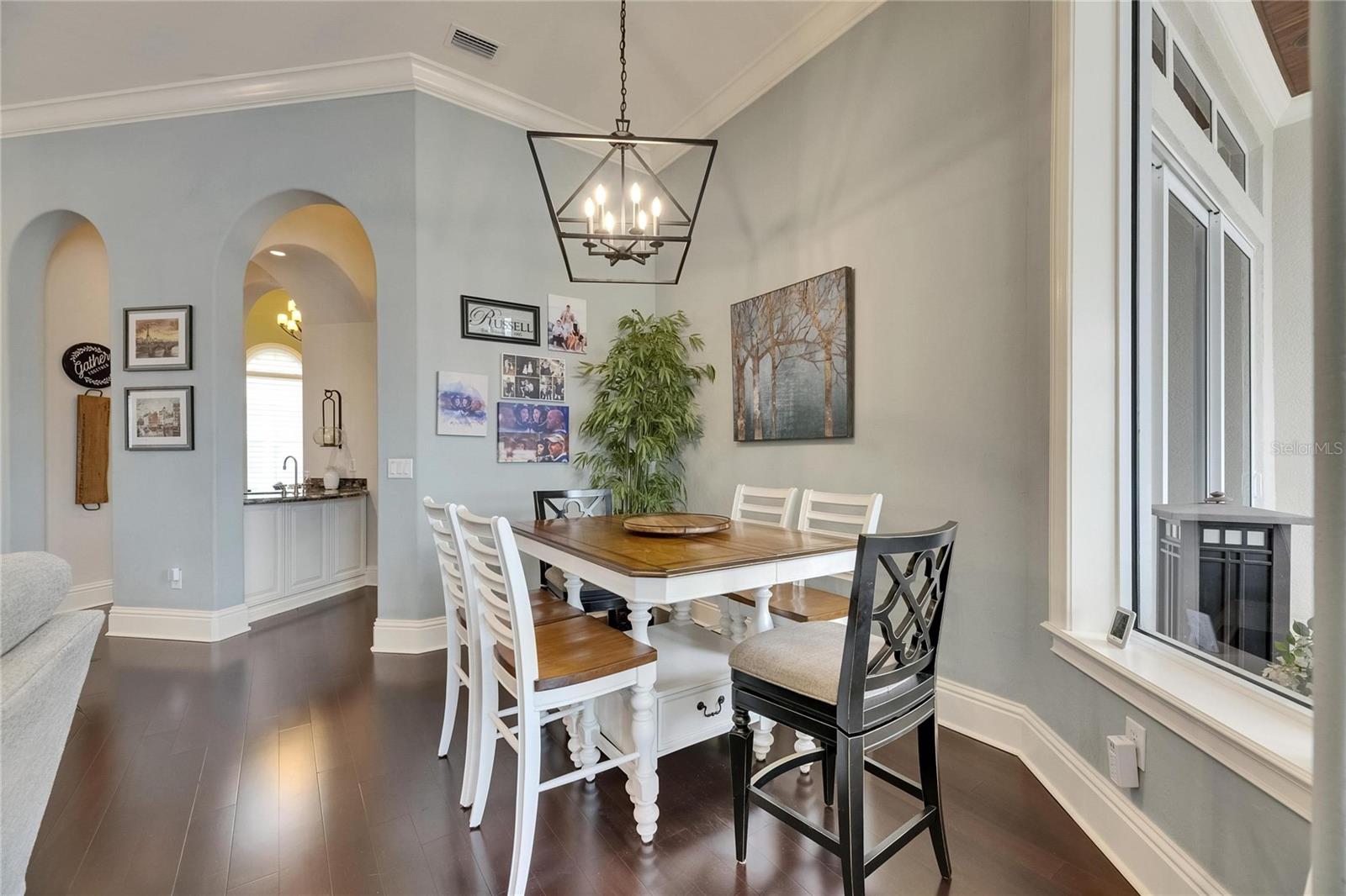 Listing photo id 30 for 624 Balibay Road