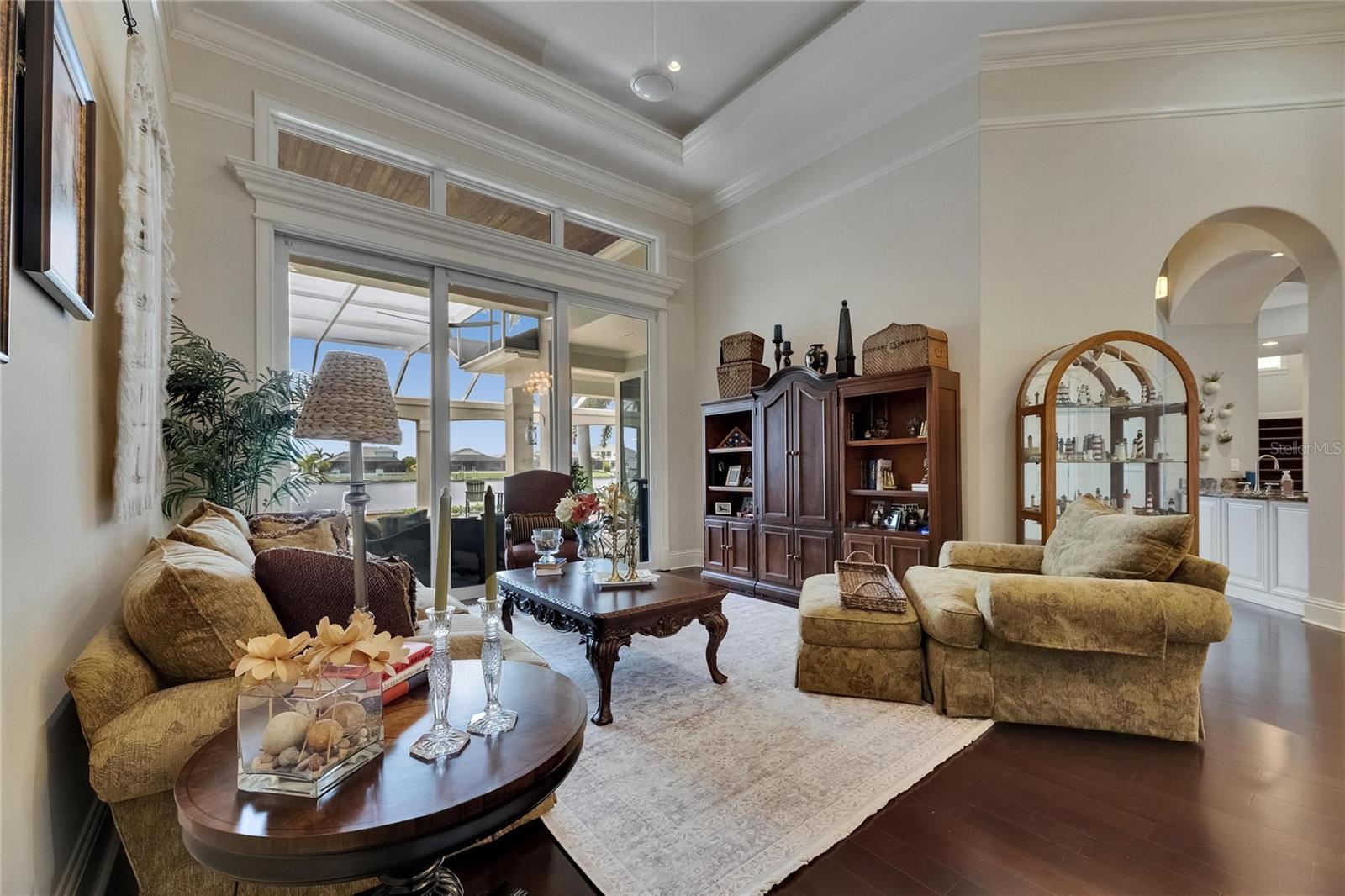 Listing photo id 33 for 624 Balibay Road