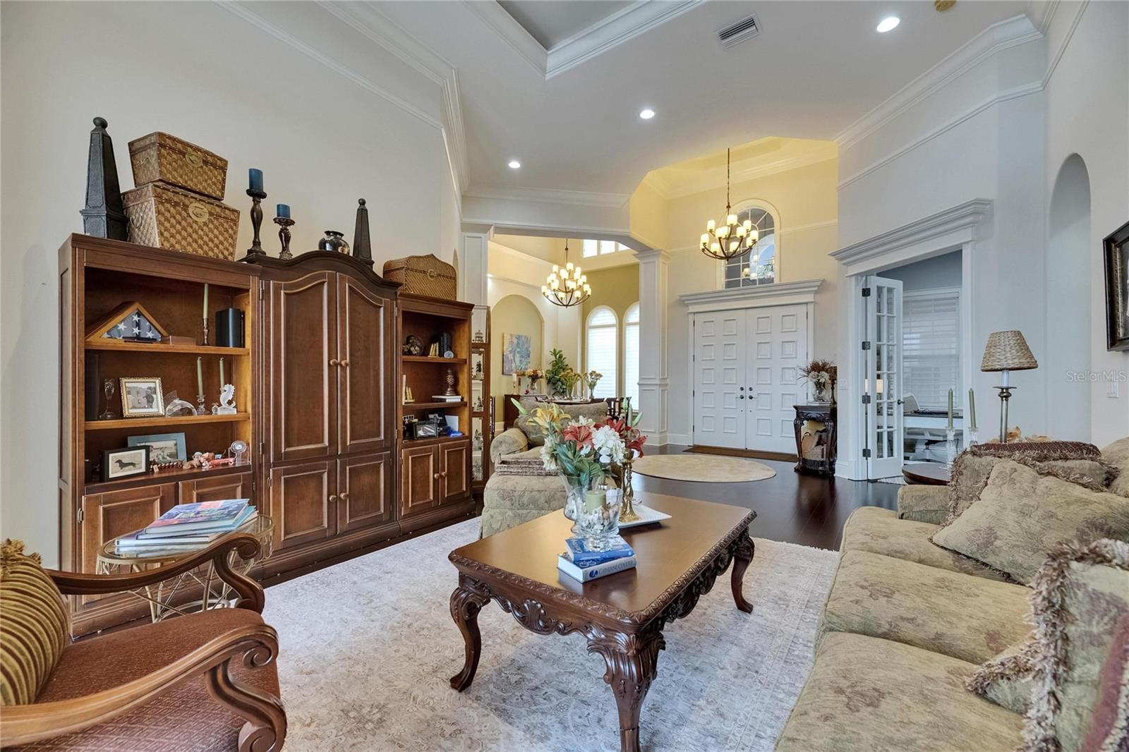 Listing photo id 34 for 624 Balibay Road