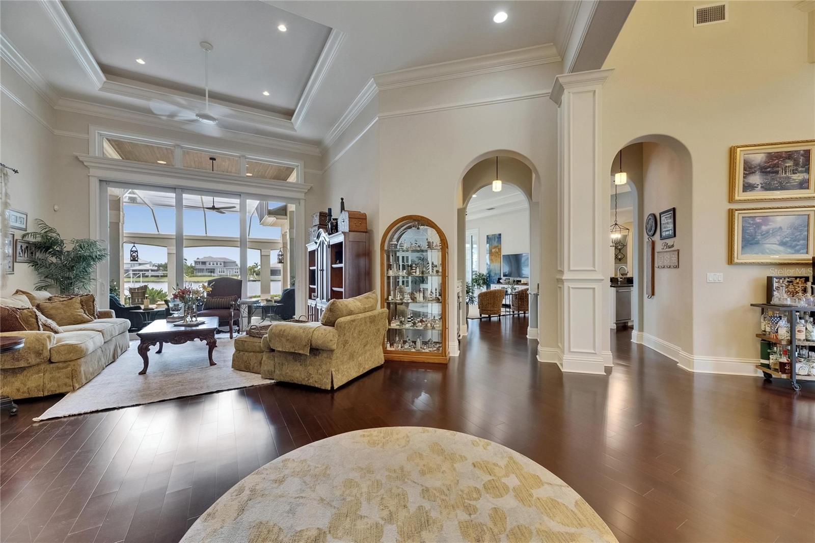 Listing photo id 37 for 624 Balibay Road