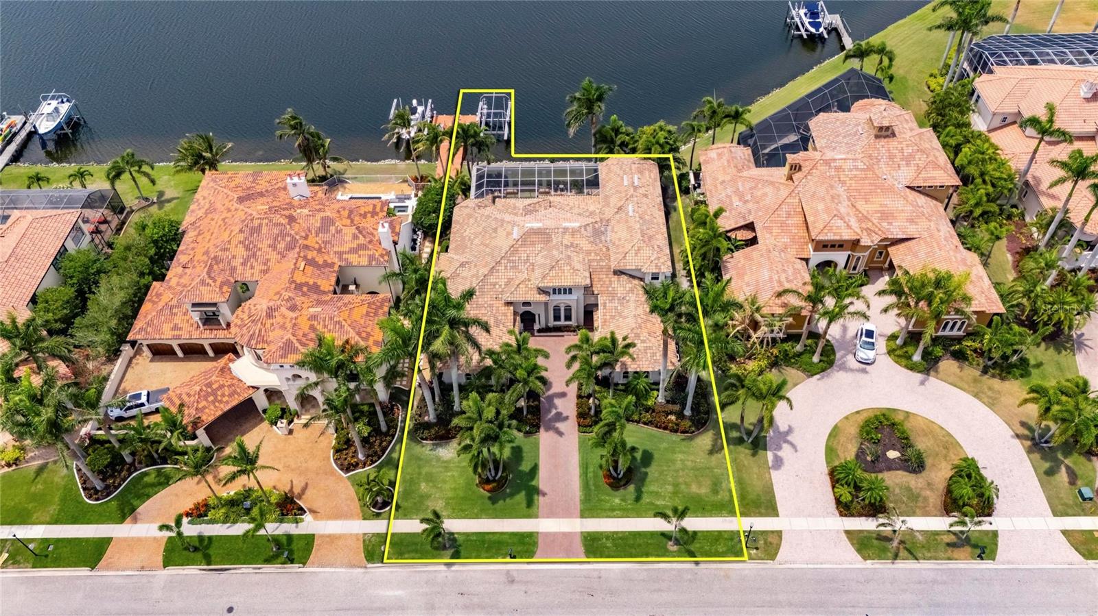 Listing photo id 2 for 624 Balibay Road