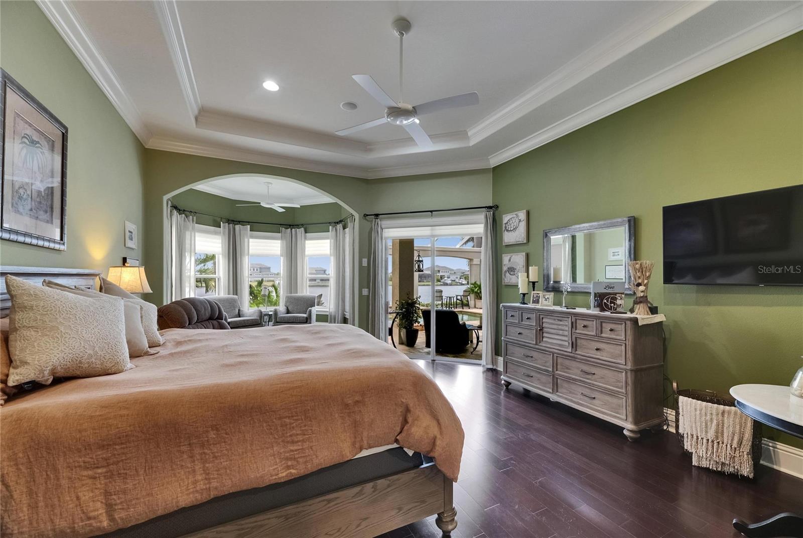 Listing photo id 45 for 624 Balibay Road