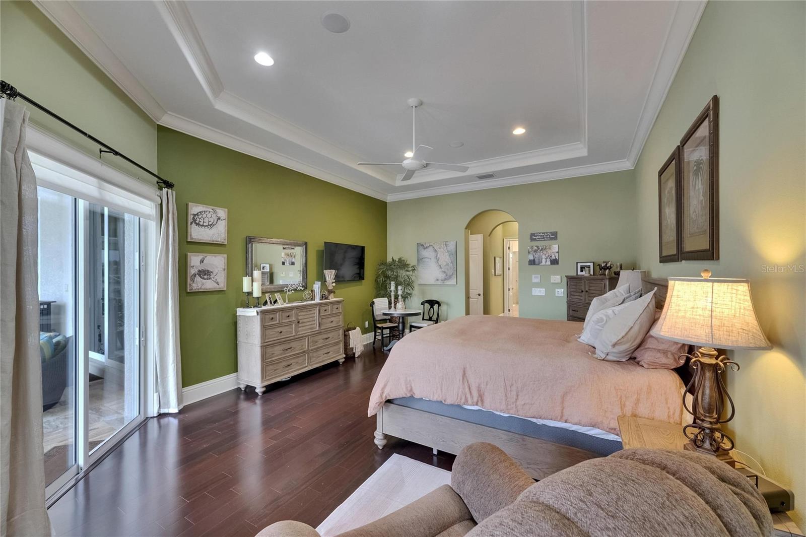 Listing photo id 46 for 624 Balibay Road