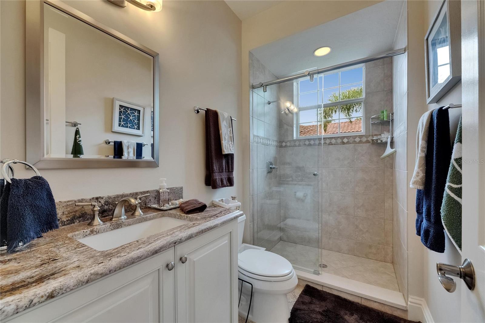 Listing photo id 68 for 624 Balibay Road