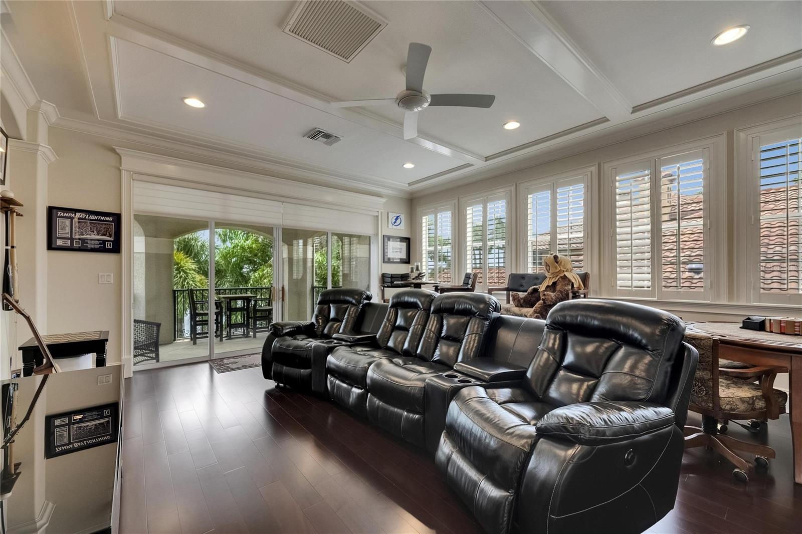 Listing photo id 70 for 624 Balibay Road