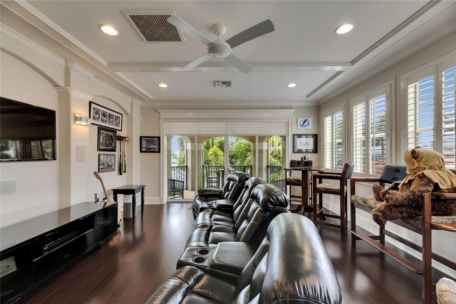 Listing photo id 71 for 624 Balibay Road