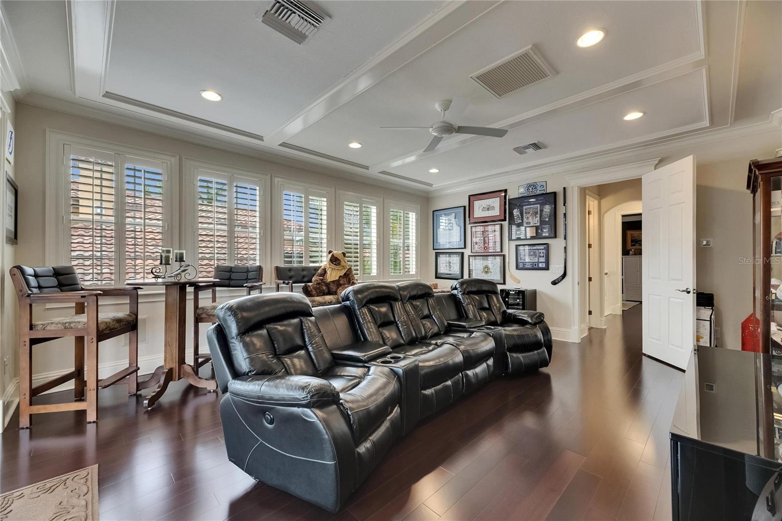 Listing photo id 73 for 624 Balibay Road