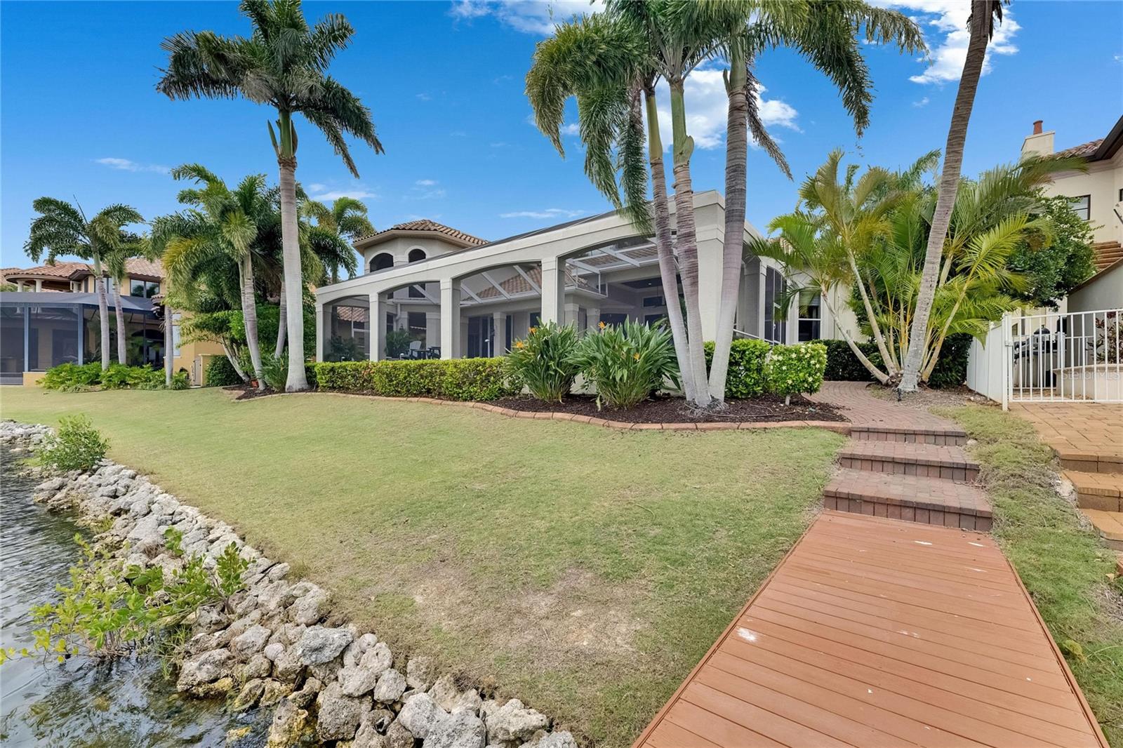 Listing photo id 86 for 624 Balibay Road