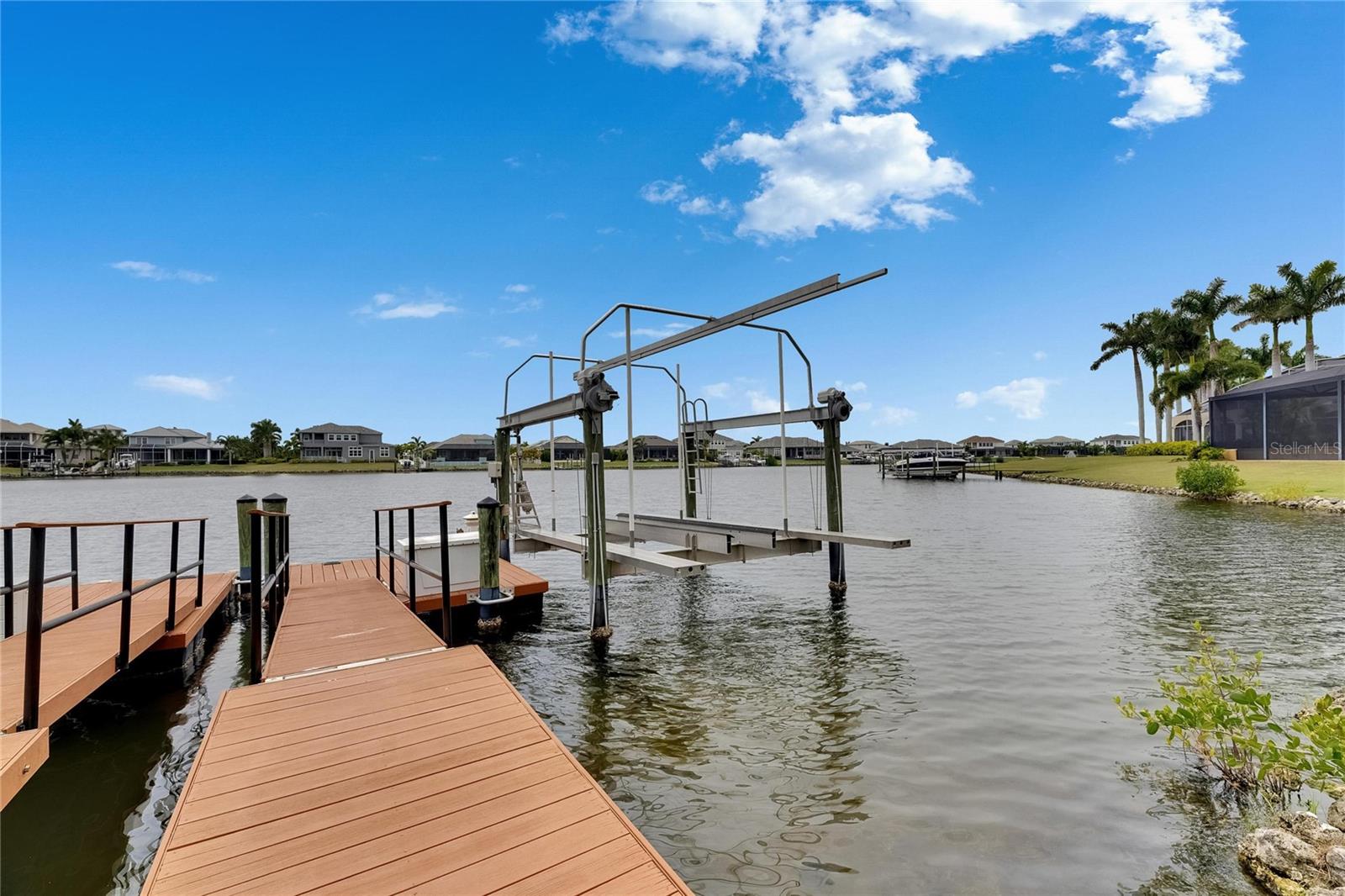 Listing photo id 87 for 624 Balibay Road