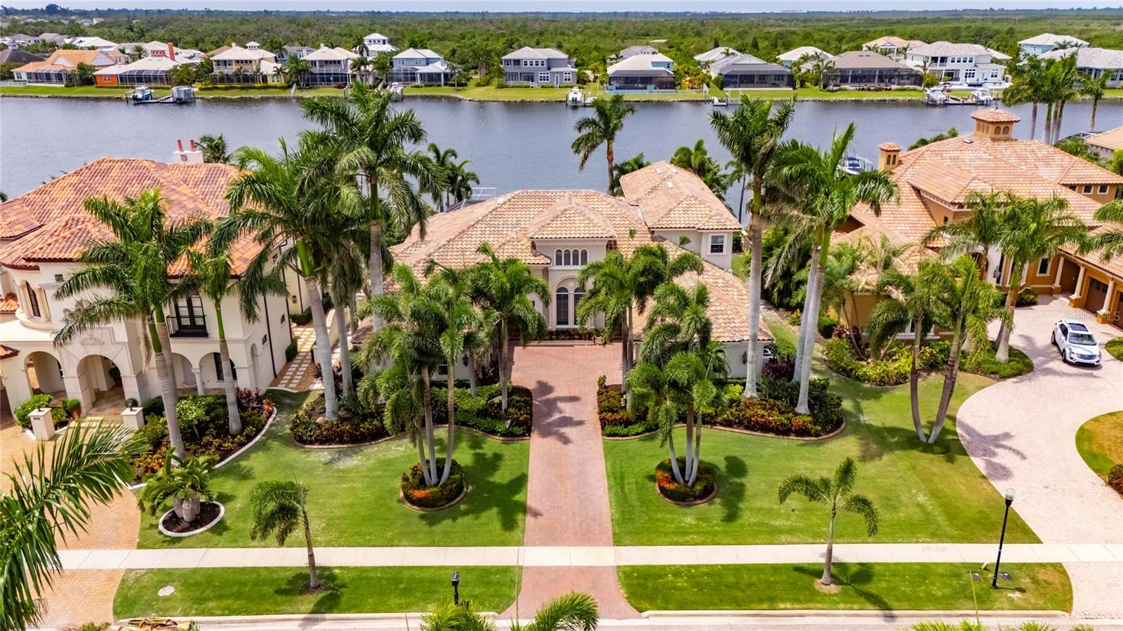 Listing photo id 92 for 624 Balibay Road