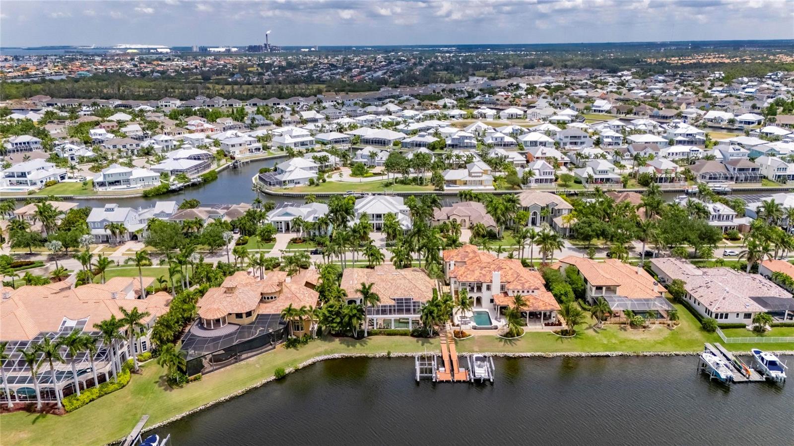 Listing photo id 93 for 624 Balibay Road