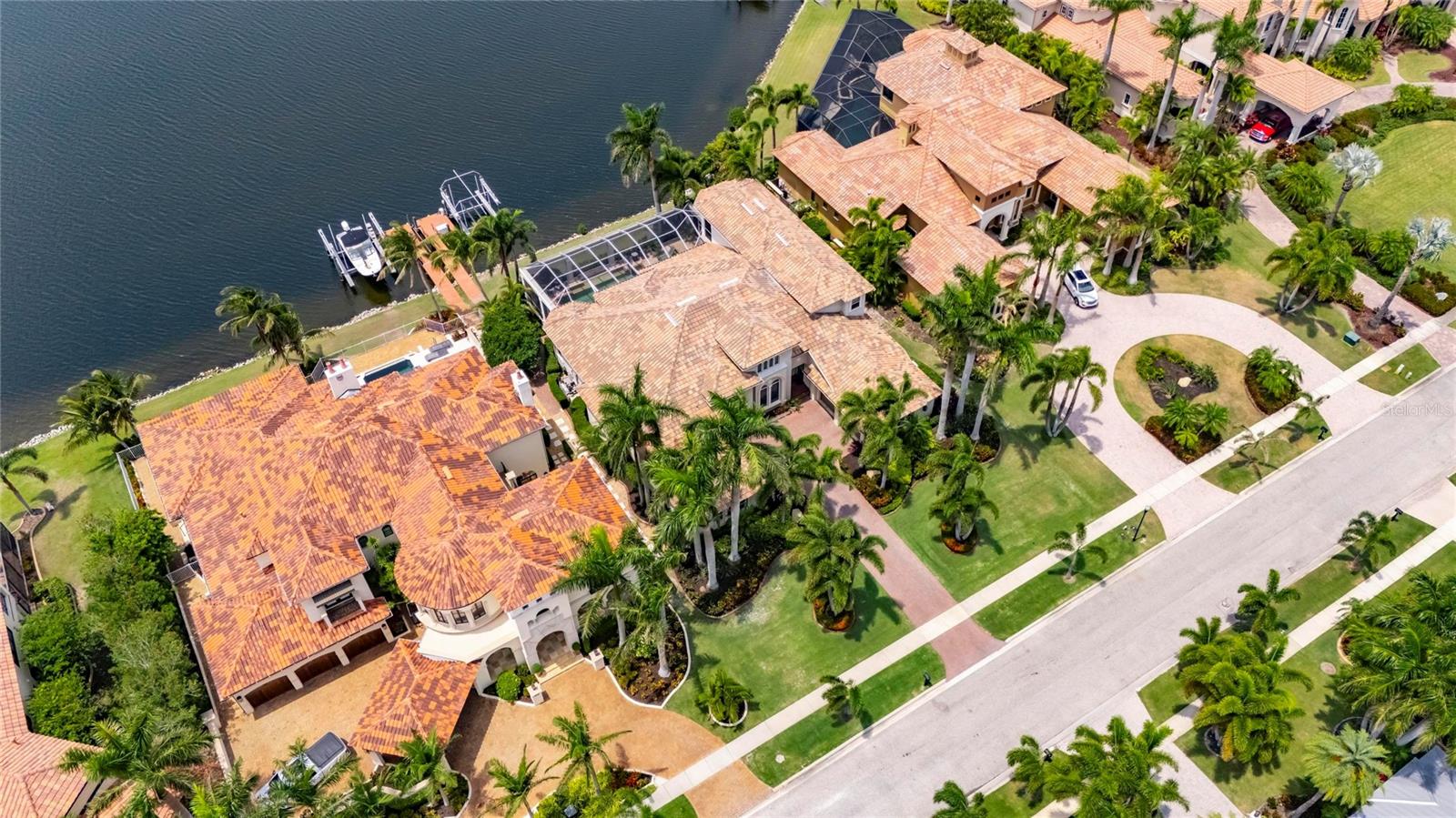 Listing photo id 95 for 624 Balibay Road