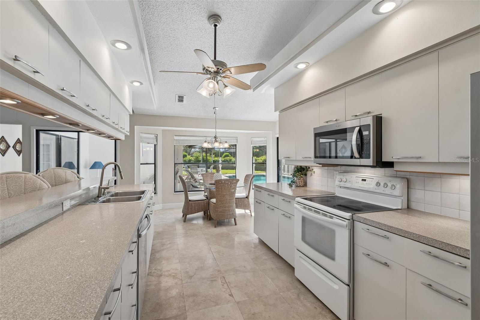 Image 19 of 74 For 13501 Glaze Brook Drive