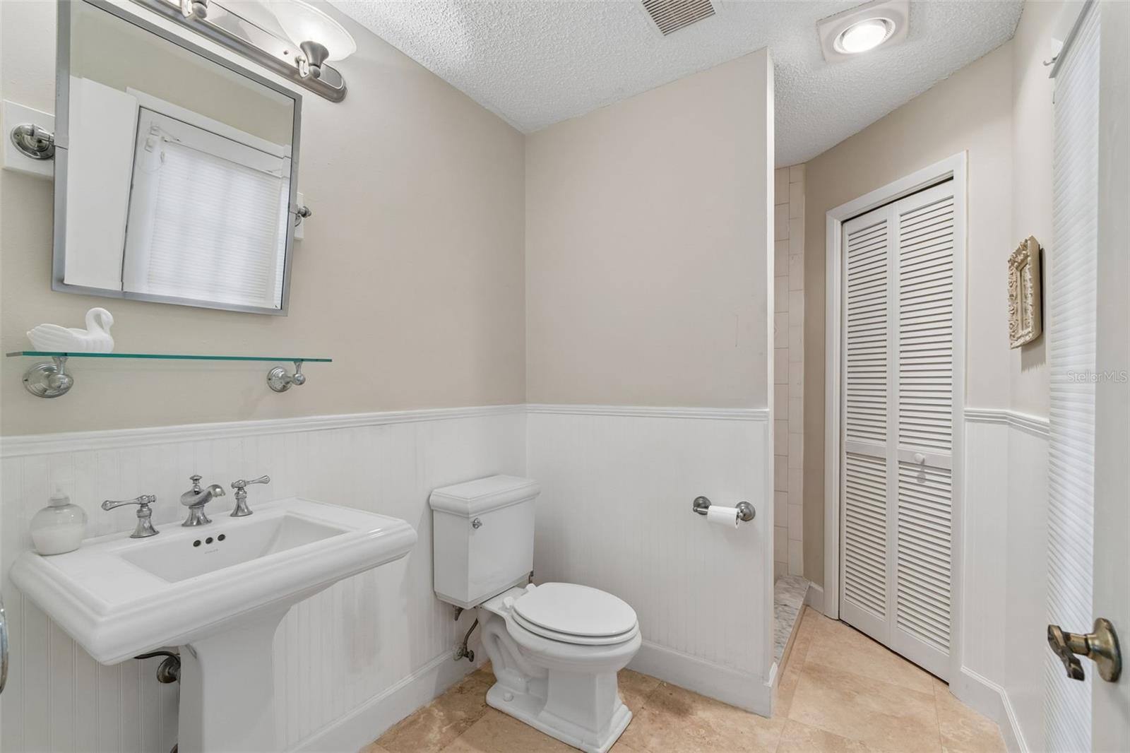 Image 32 of 74 For 13501 Glaze Brook Drive