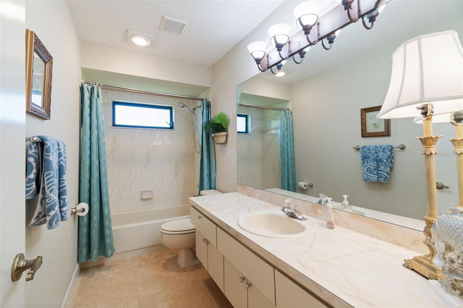 Image 36 of 74 For 13501 Glaze Brook Drive