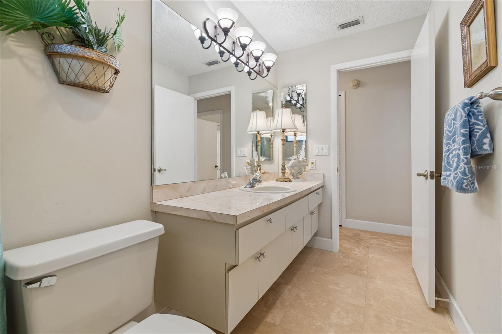 Image 37 of 74 For 13501 Glaze Brook Drive