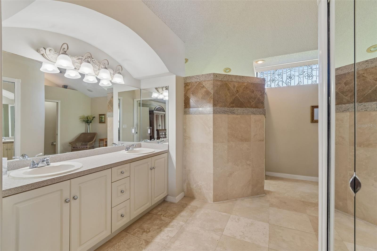 Image 53 of 74 For 13501 Glaze Brook Drive