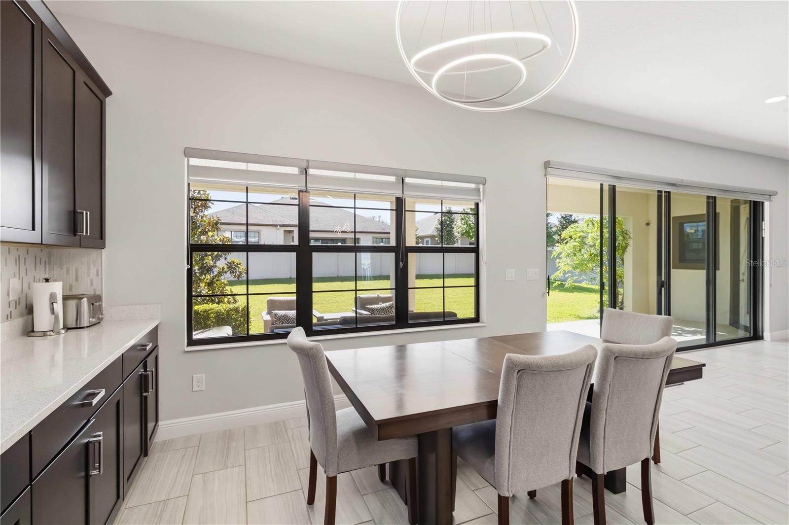 Image 10 of 47 For 805 Viscount Street