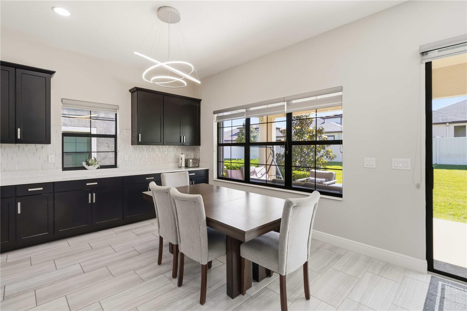 Image 11 of 47 For 805 Viscount Street