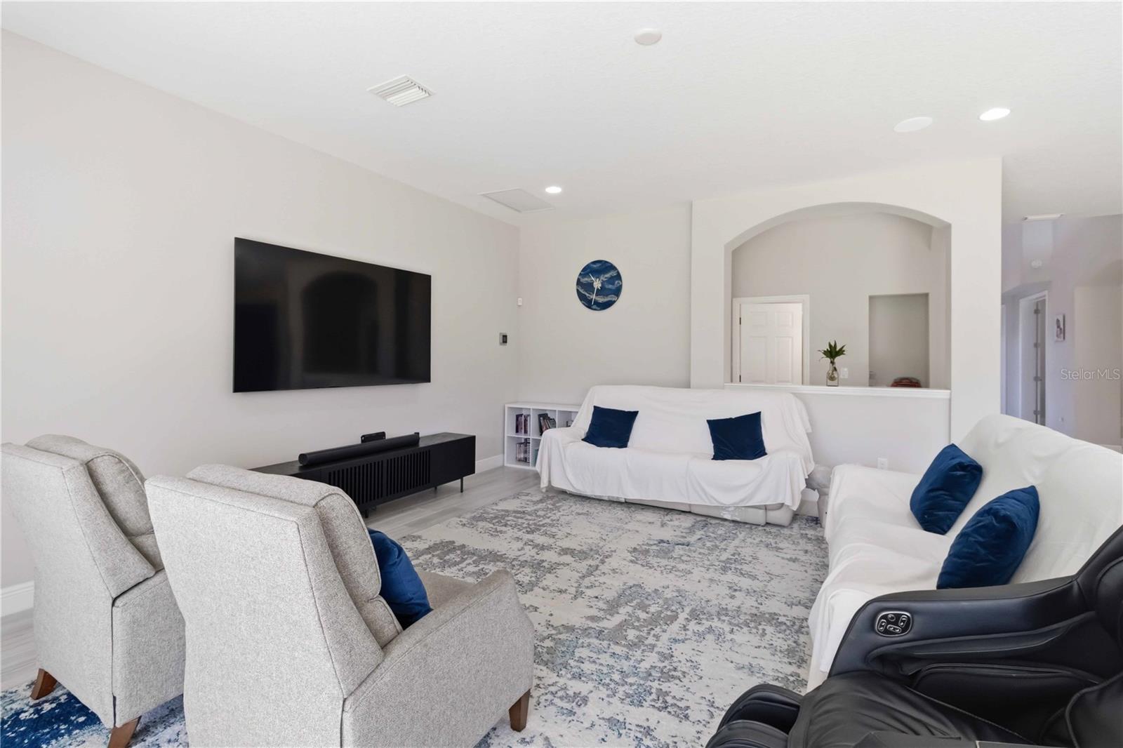 Image 12 of 47 For 805 Viscount Street