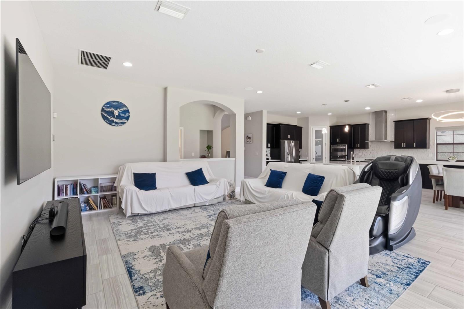 Image 13 of 47 For 805 Viscount Street