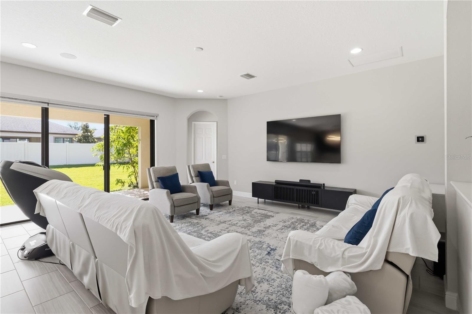 Image 14 of 47 For 805 Viscount Street