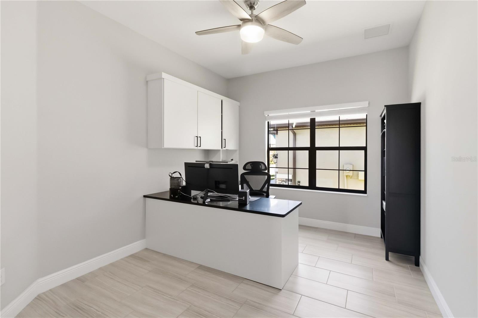 Image 15 of 47 For 805 Viscount Street