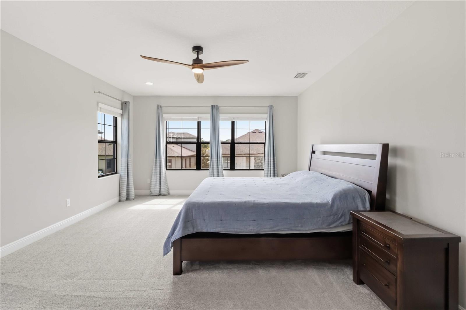 Image 27 of 47 For 805 Viscount Street