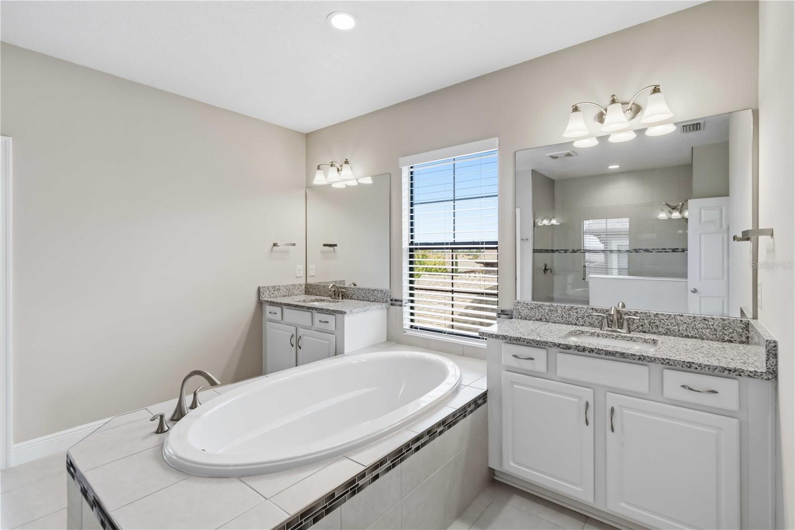 Image 28 of 47 For 805 Viscount Street