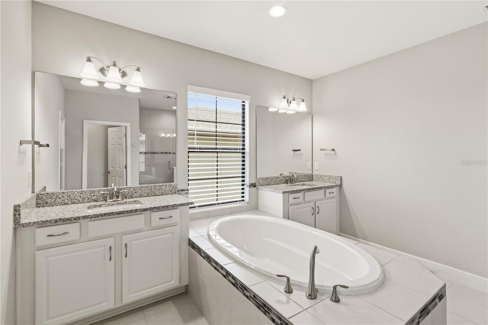 Image 29 of 47 For 805 Viscount Street