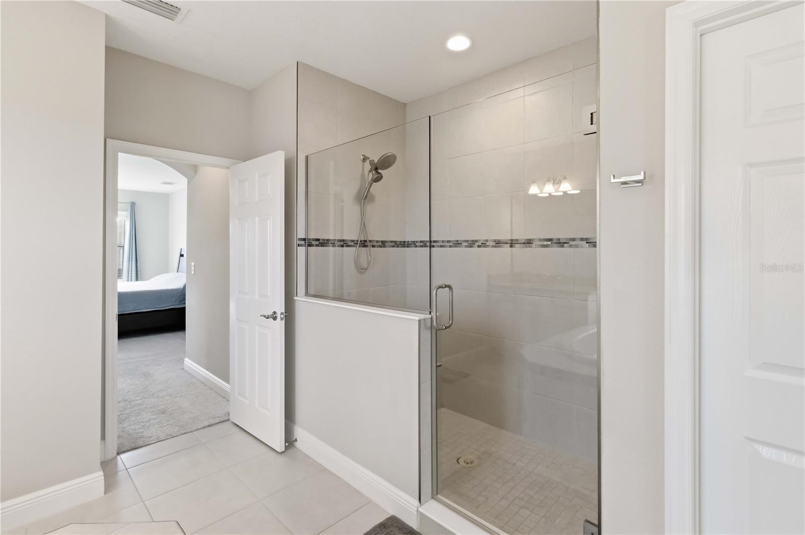 Image 30 of 47 For 805 Viscount Street