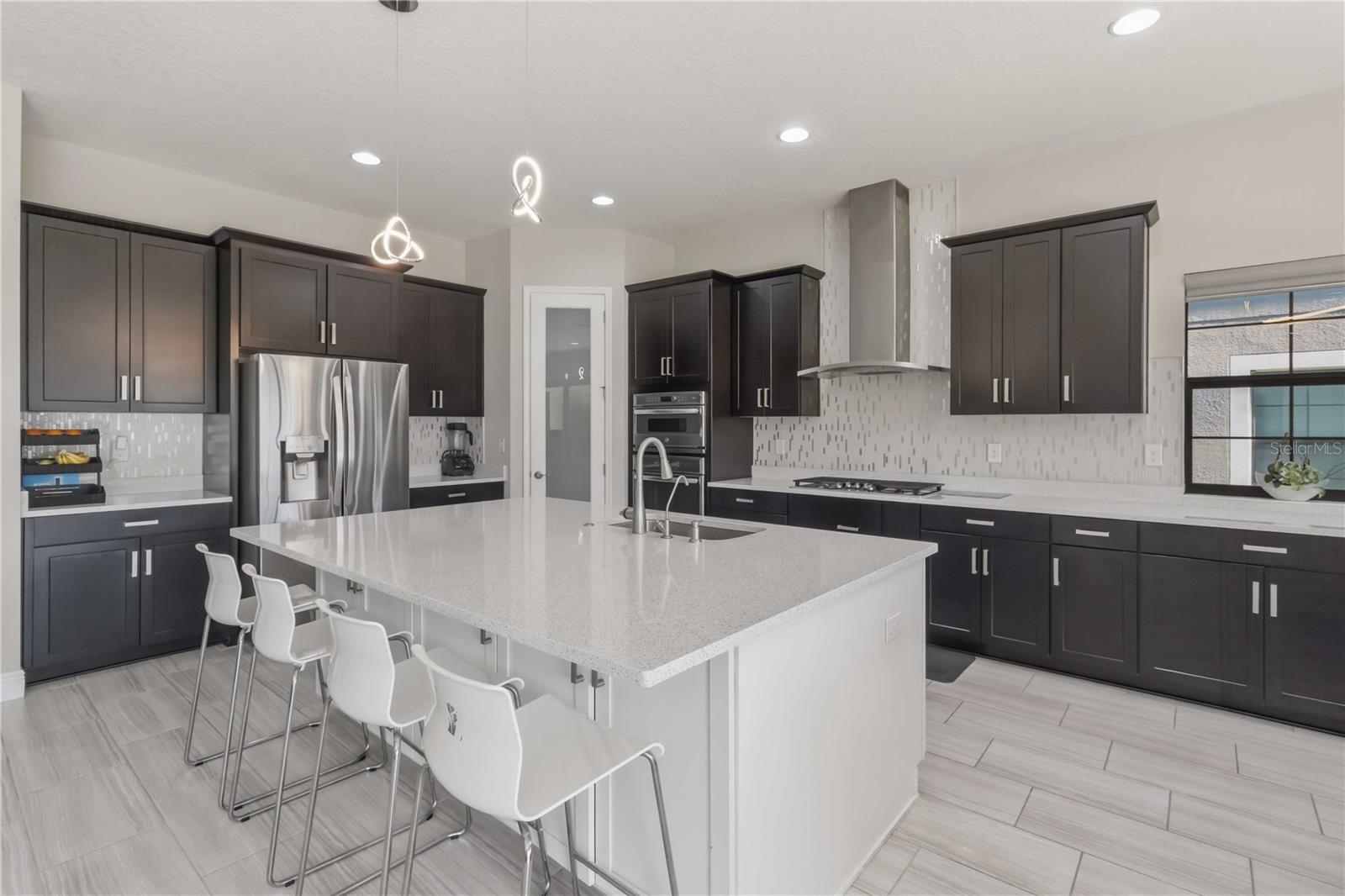 Image 6 of 47 For 805 Viscount Street