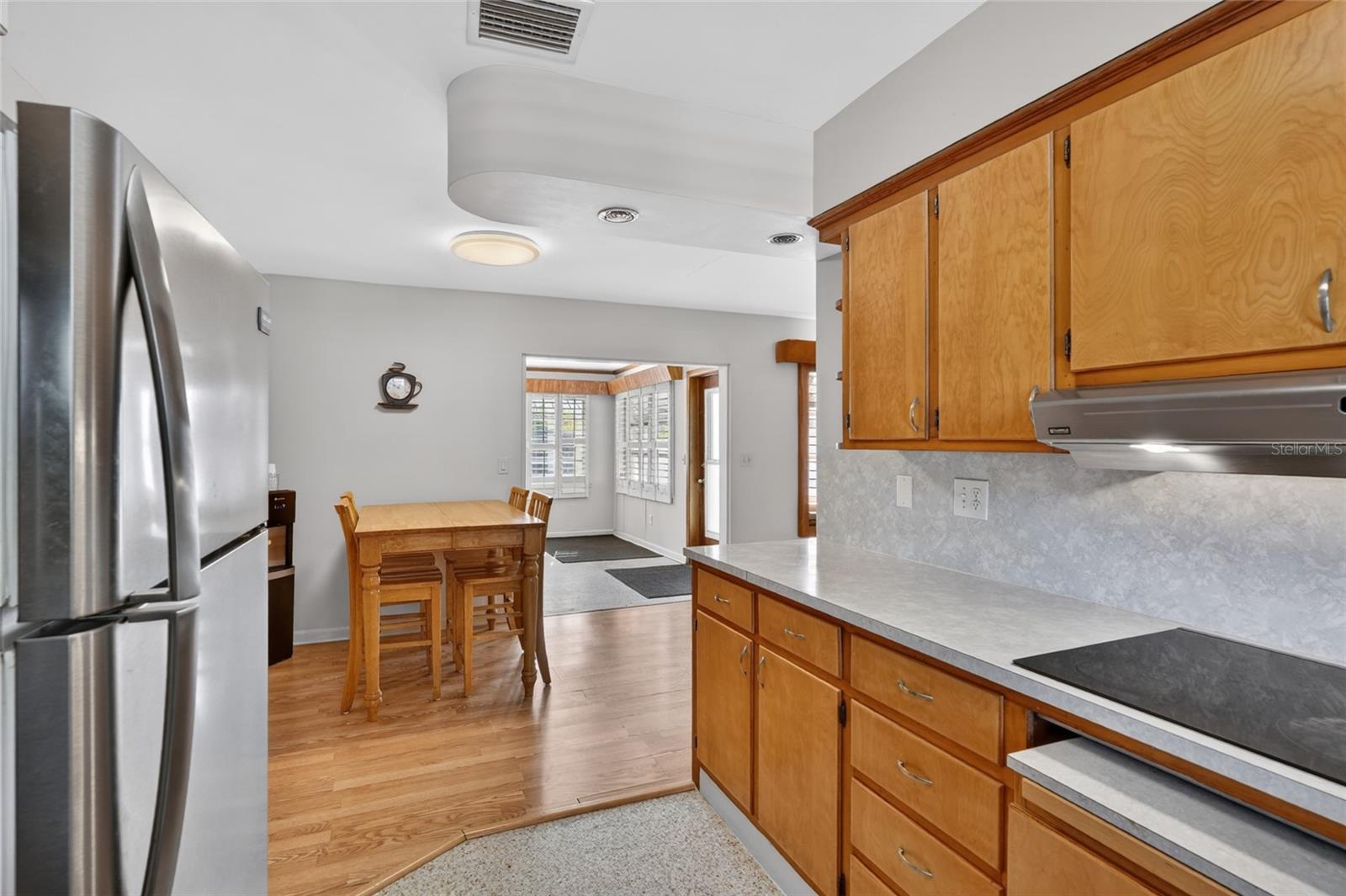 Image 12 of 38 For 1610 Valencia Drive W