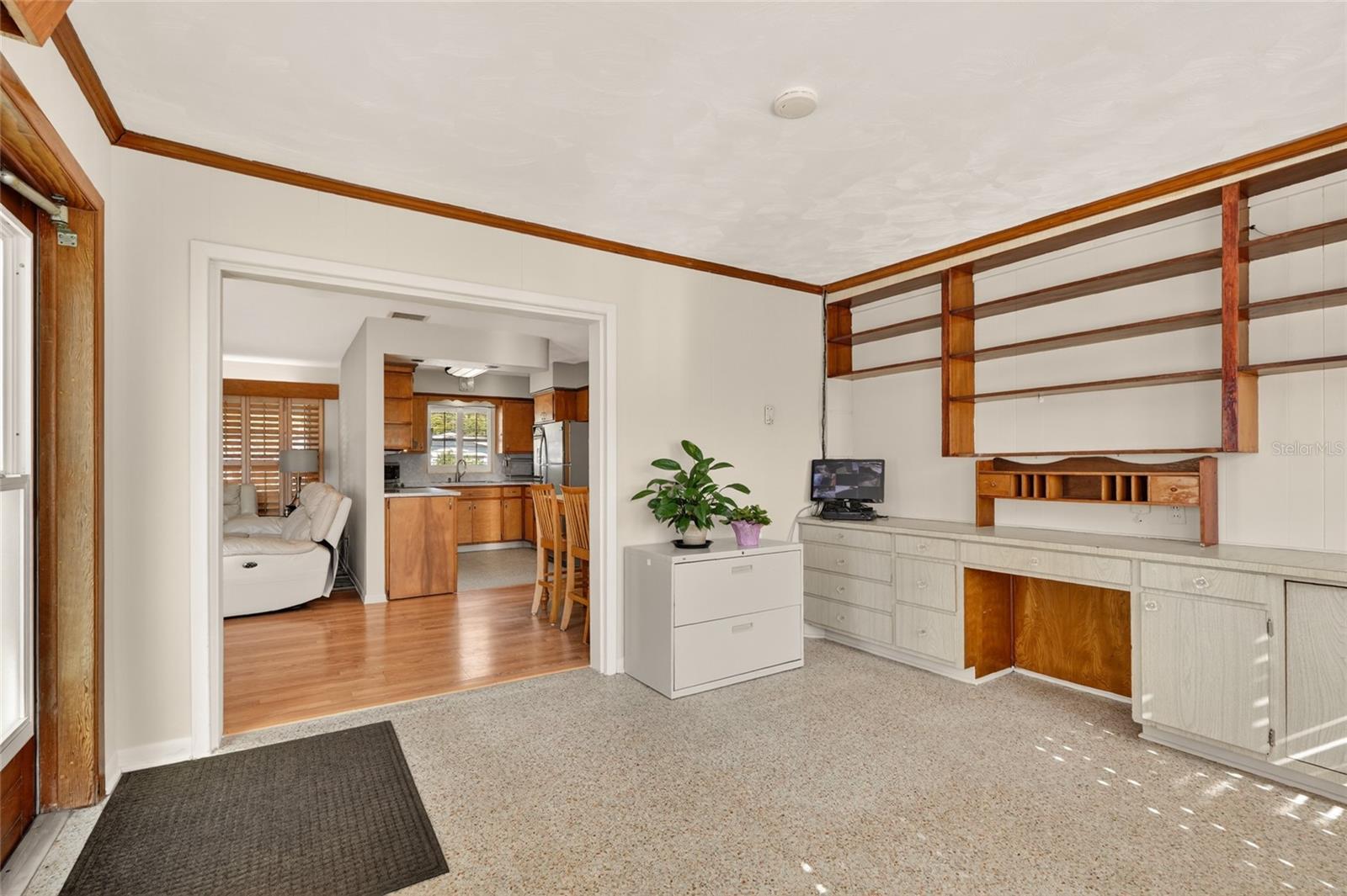 Image 16 of 38 For 1610 Valencia Drive W