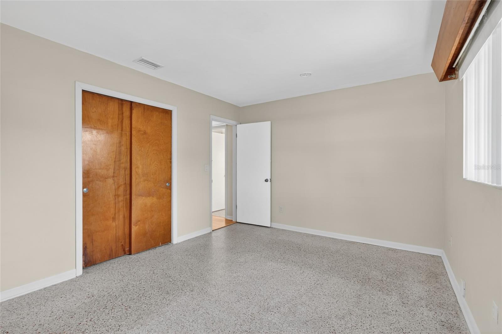 Image 21 of 38 For 1610 Valencia Drive W