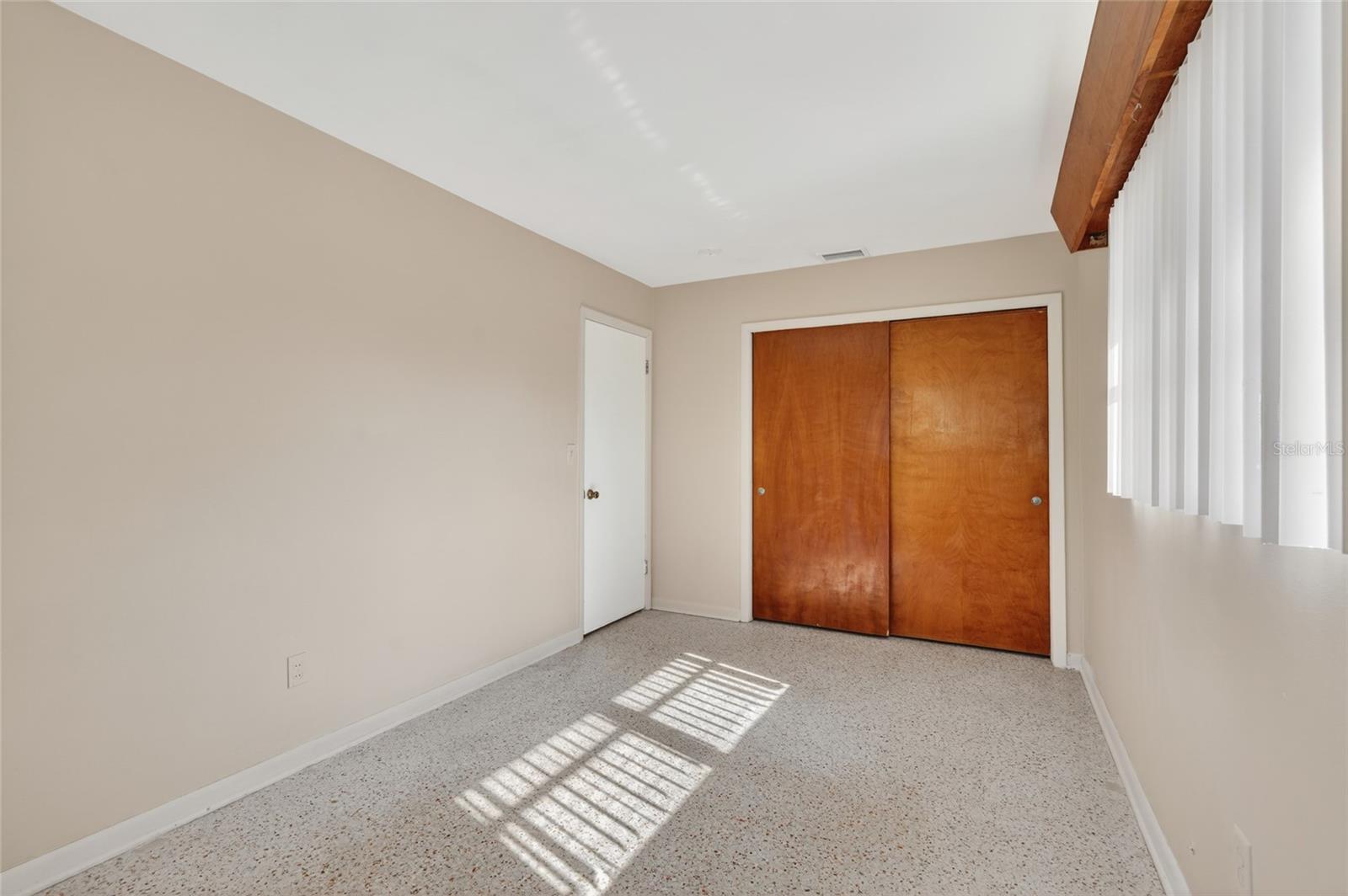 Image 25 of 38 For 1610 Valencia Drive W