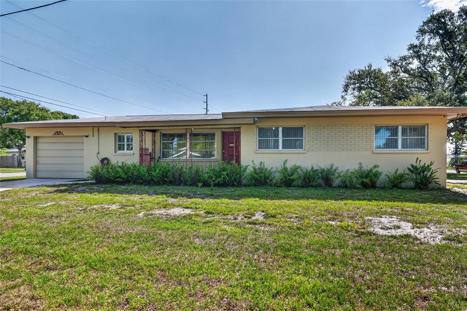 Image 30 of 38 For 1610 Valencia Drive W