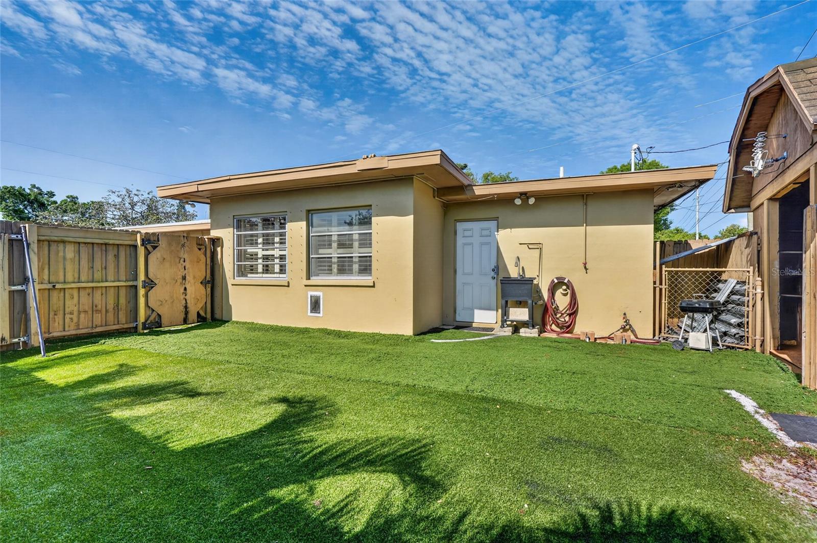 Image 32 of 38 For 1610 Valencia Drive W