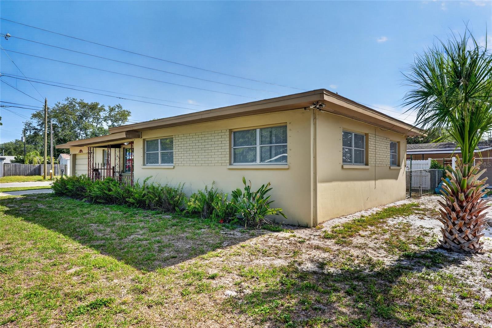 Image 33 of 38 For 1610 Valencia Drive W