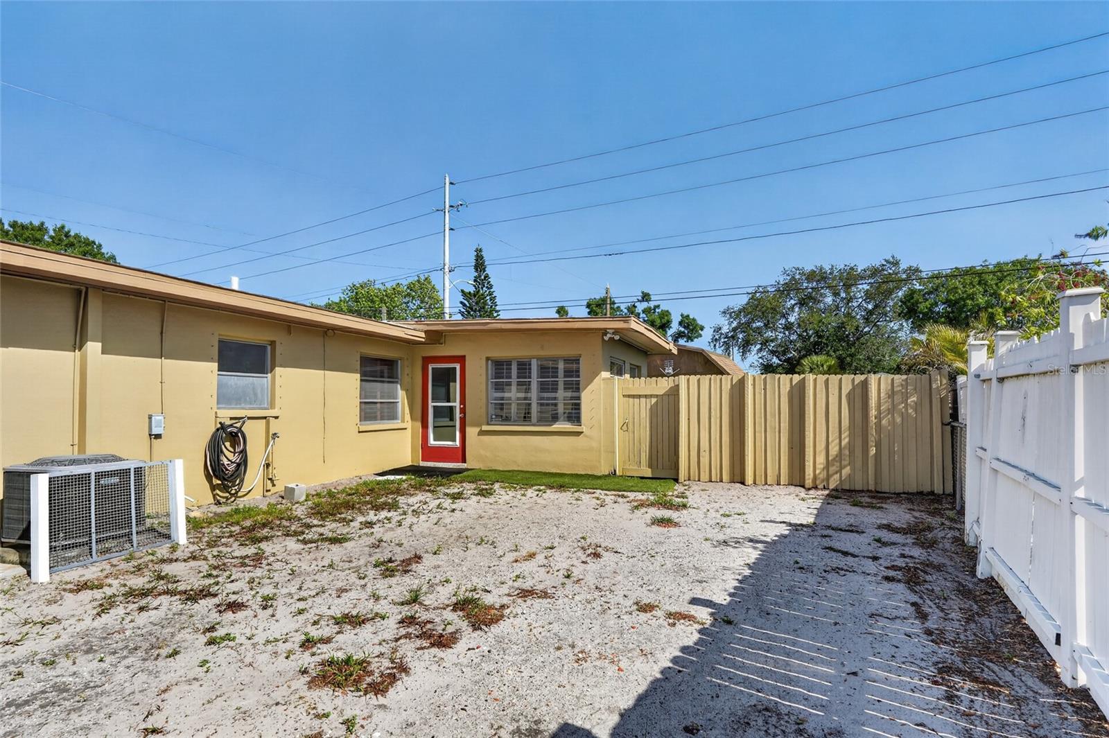 Image 34 of 38 For 1610 Valencia Drive W